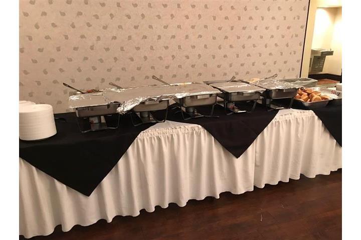 TAQUIZAS, PLATILLOS Y BUFFET image 1