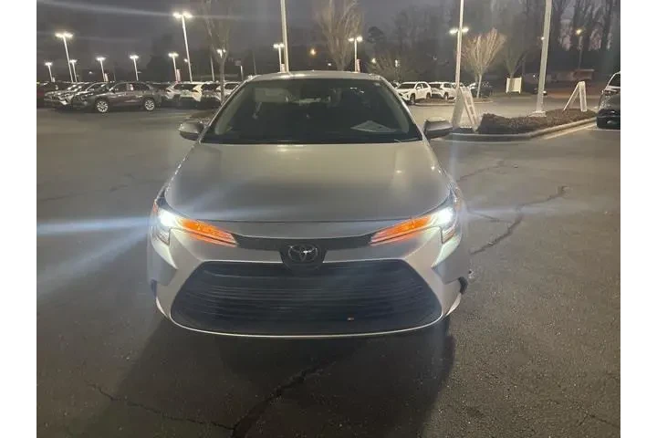 $19696 : Toyota Corolla 2024 LE 4dr S image 2