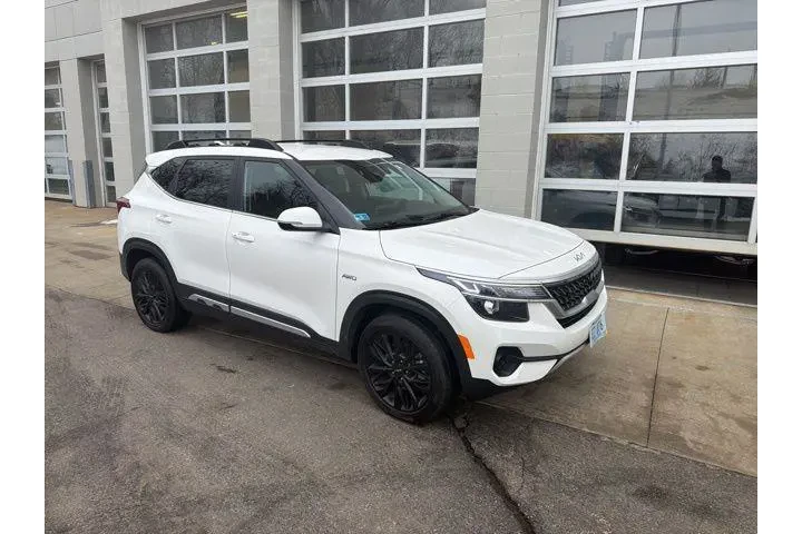 $20495 : Kia Seltos 2022 AWD Nightfal image 1