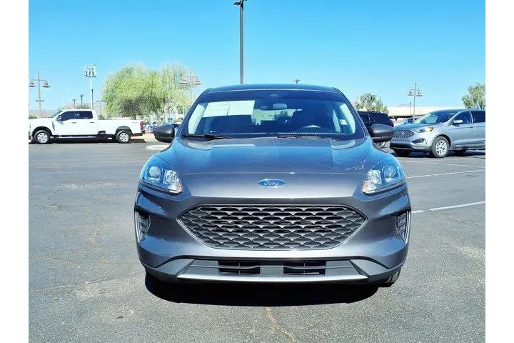 $18319 : Ford Escape 2022 S 4dr SUV image 2