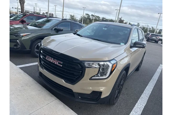 $22652 : GMC Terrain 2023 SLE 4dr SUV image 1