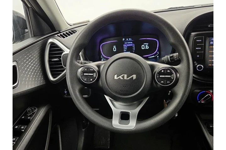 $15998 : Kia Soul 2023 LX 4dr Crossov image 10