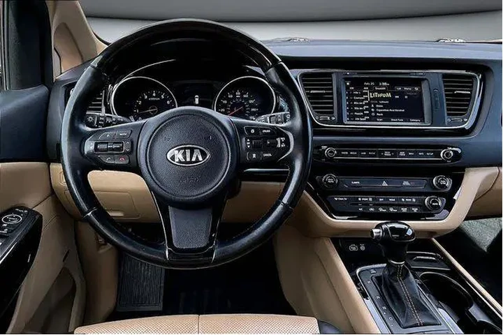 $11000 : Kia Sedona 2015 SX Limited 4 image 8