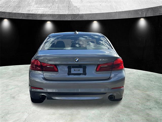 $23985 : Pre-Owned 2020 5 Series 530i image 5