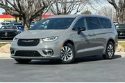 Chrysler Pacifica Plug-In Hy en Boise