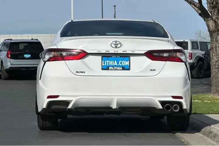 $27995 : Toyota Camry 2024 SE 4dr Sed image 7