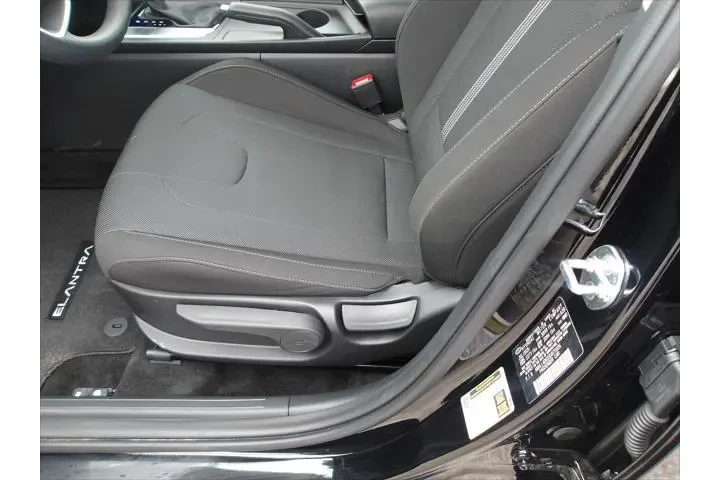 $24005 : Hyundai ELANTRA 2025 SE 4dr image 9
