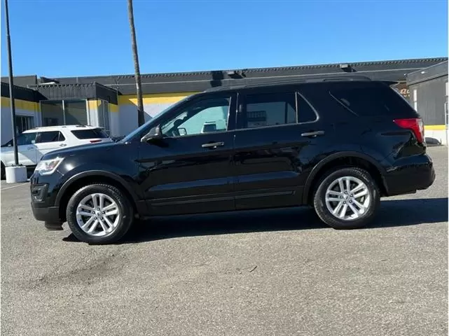 2017 Ford Explorer Sport image 1