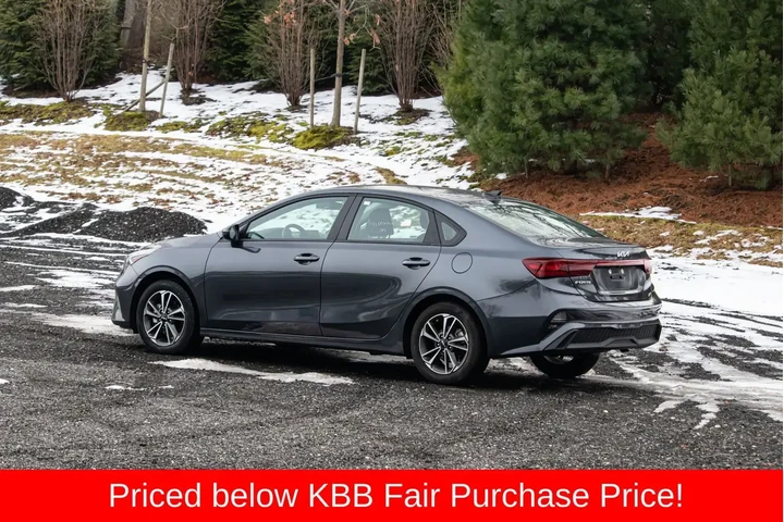$12895 : Kia Forte 2024 LX 4dr Sedan image 5