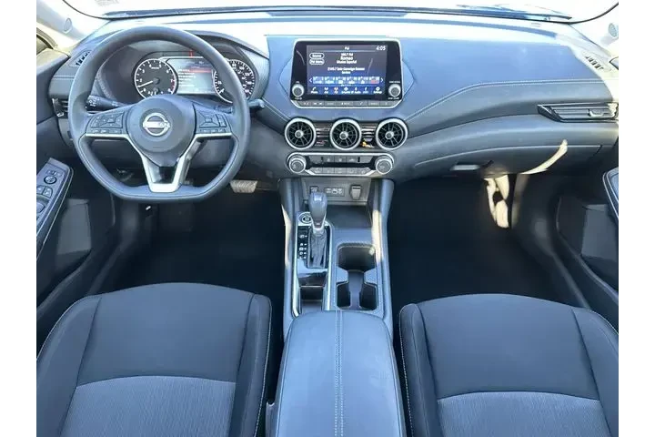 $17649 : Nissan Sentra 2025 SV 4dr Se image 2