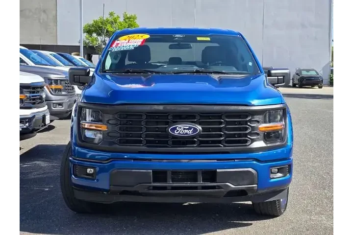 $39882 : Ford F-150 2025 4x2 XLT 4dr image 2