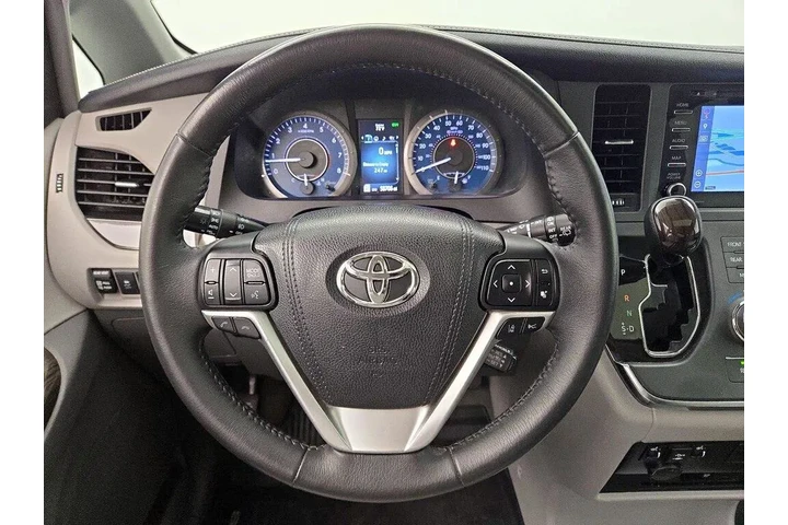 $32998 : Toyota Sienna 2018 AWD XLE 7 image 10