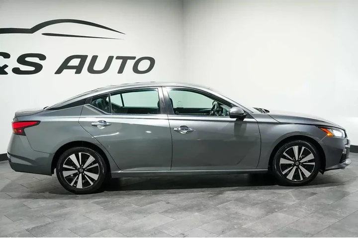 $16449 : 2021 Altima 2.5 SV image 6