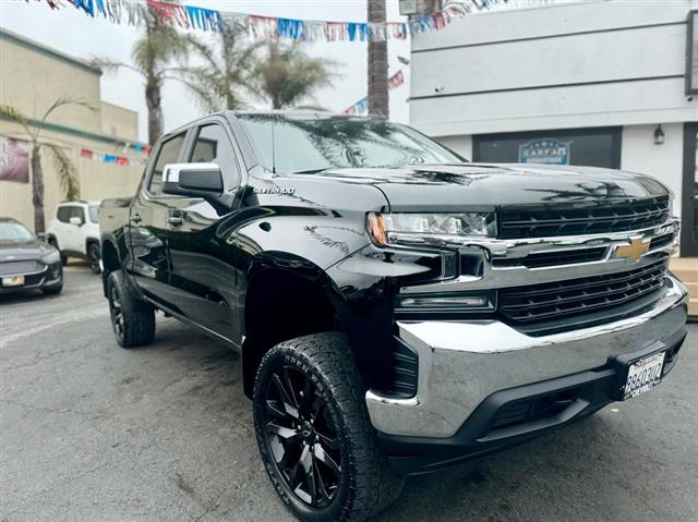 $36995 : 2019 Silverado 1500 LT image 2