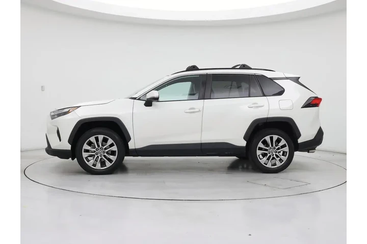 $22998 : Toyota RAV4 2021 AWD XLE 4dr image 3