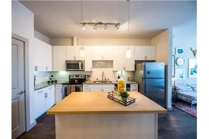 $2082 : Rental property with 0 bedro image 10