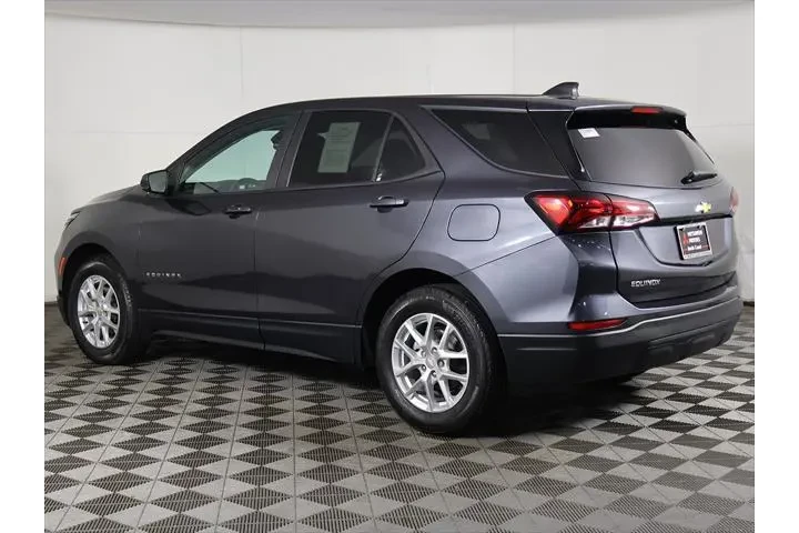 $18993 : Chevrolet Equinox 2022 LS 4d image 6