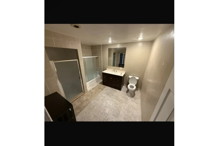 $600 : Rento cuartos barratos CUDAHY image 1