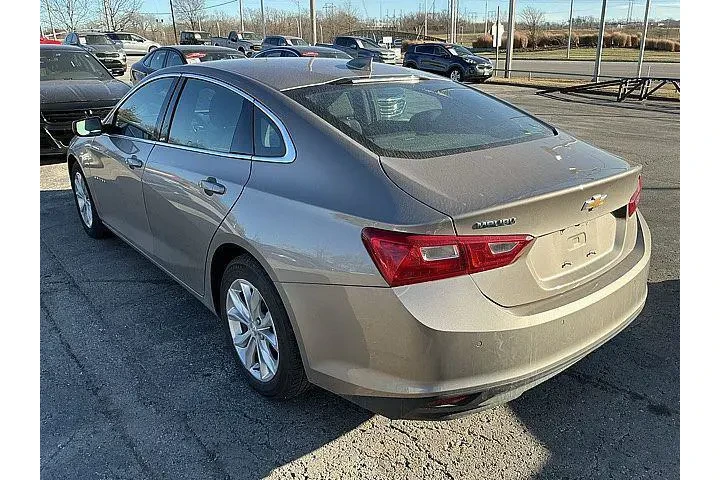 $19888 : Chevrolet Malibu 2024 LT 4dr image 9