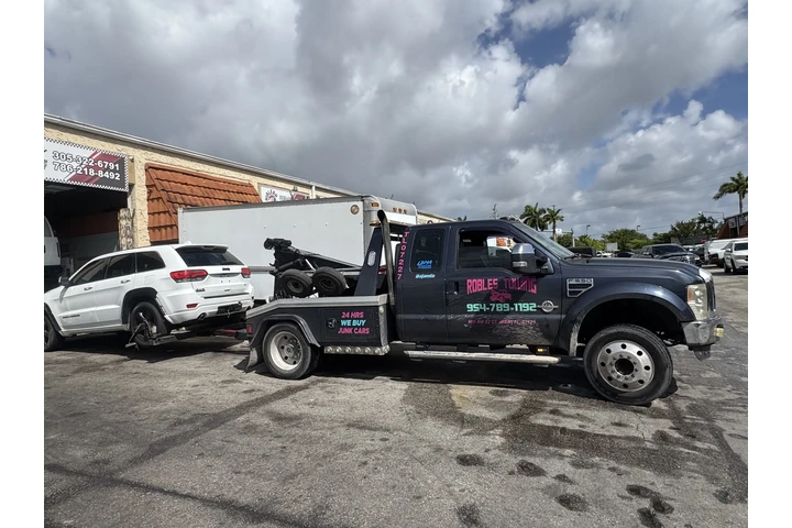 Tow Truck image 1