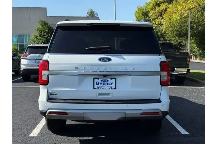 $39923 : Ford Expedition 2024 4x4 XLT image 5