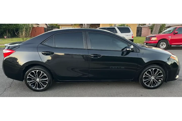 $3900 : Toyota Corolla S 2015 image 4