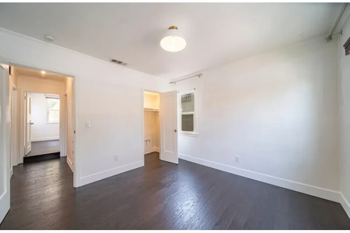 $5995 : 4978 N. Maywood Ave, Los Angel image 7