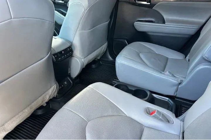 $34900 : Toyota Highlander Hybrid 202 image 7