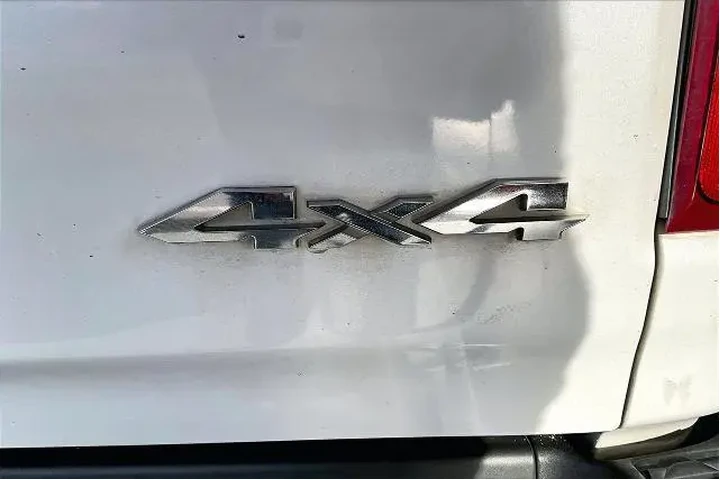 $34991 : Ram 1500 2019 4x4 Laramie Lo image 9