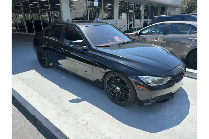 $3500 : BMW 3 Series 2014 320i 4dr S image 3
