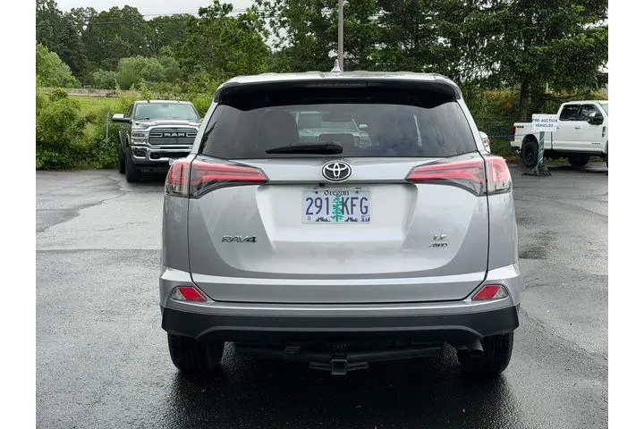 $21995 : Toyota RAV4 2017 AWD LE 4dr image 5