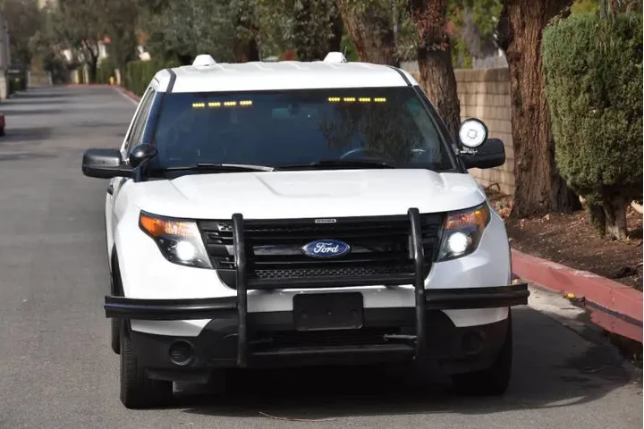 $16999 : 2015 Explorer Police Intercep image 10