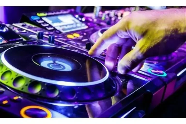 4EVR MUSIC Servicio de DJ image 8