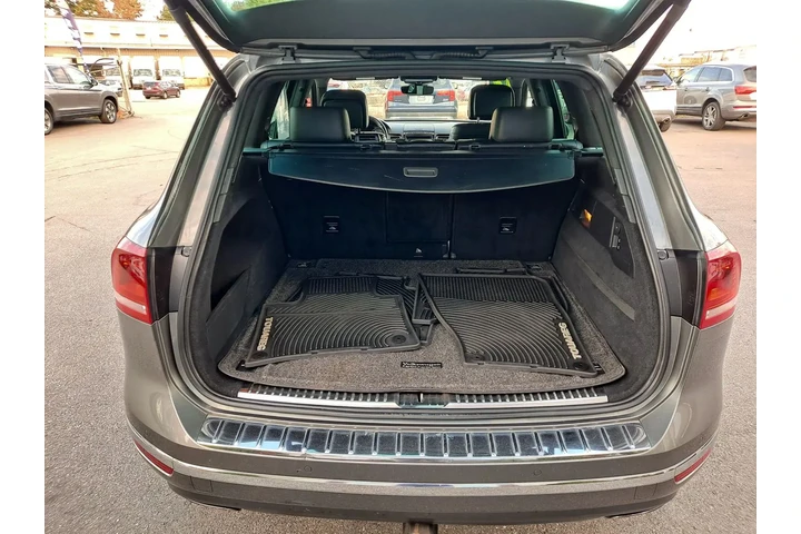 $14700 : 2017 VOLKSWAGEN TOUAREG V6 WO image 1
