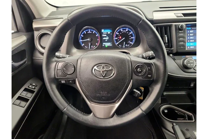 $16998 : Toyota RAV4 2016 AWD XLE 4dr image 10