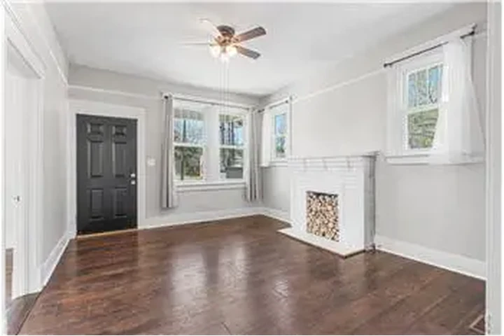 $2400 : Rental property with 3 bedro image 6