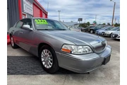 2006 Town Car Signature thumbnail