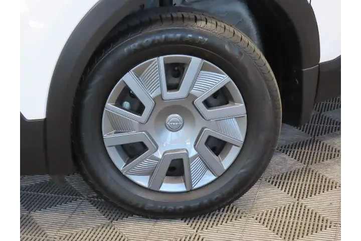 $19995 : Nissan Kicks 2025 S 4dr Cros image 2