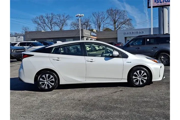 $26142 : Toyota Prius 2022 AWD Nights image 7