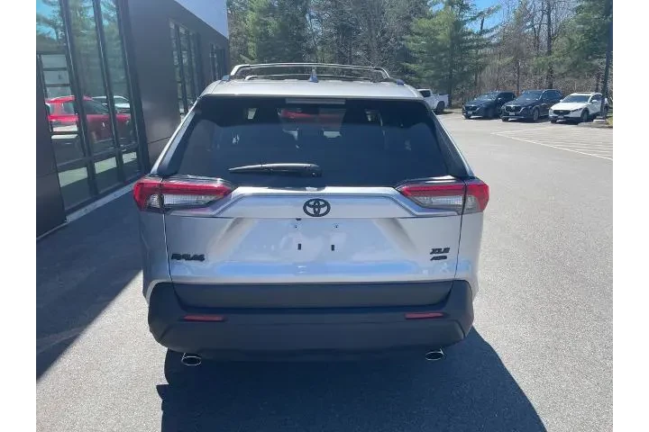 $31995 : Toyota RAV4 2024 AWD XLE 4dr image 5