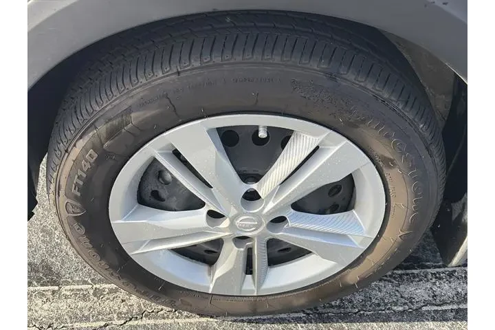 $17499 : Nissan Kicks 2024 S 4dr Cros image 9