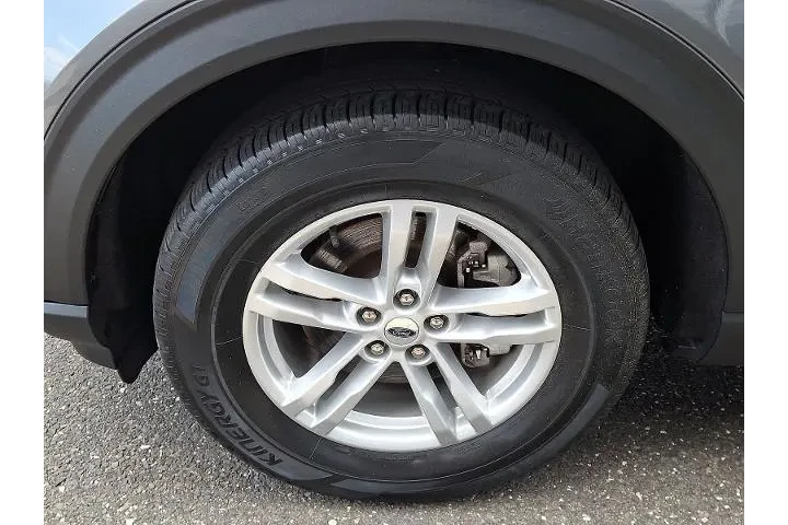 $29997 : Ford Explorer 2023 AWD XLT 4 image 10