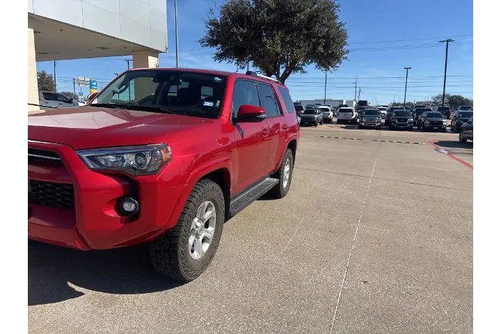 $33327 : Toyota 4Runner 2021 4x4 SR5 image 7