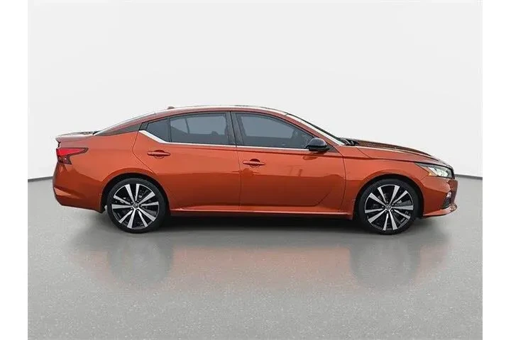 $15986 : Nissan Altima 2021 2.5 SR 4d image 4