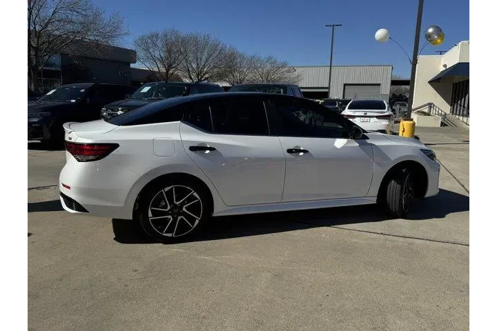 $27444 : Nissan Sentra 2025 SR 4dr Se image 4