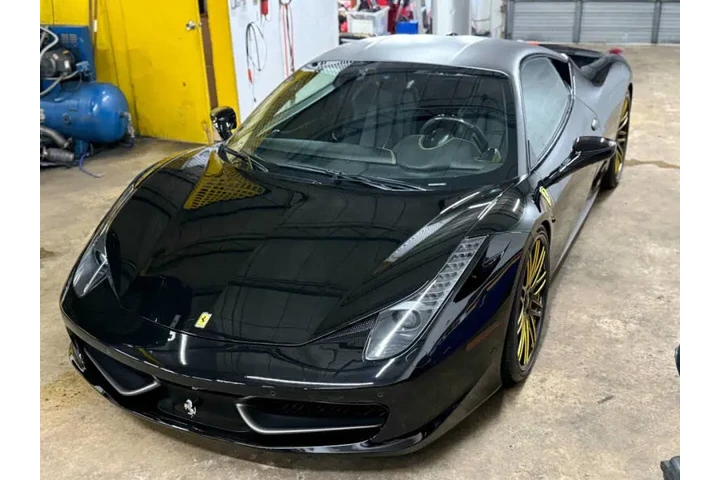 $215000 : 2010 458 Italia image 4