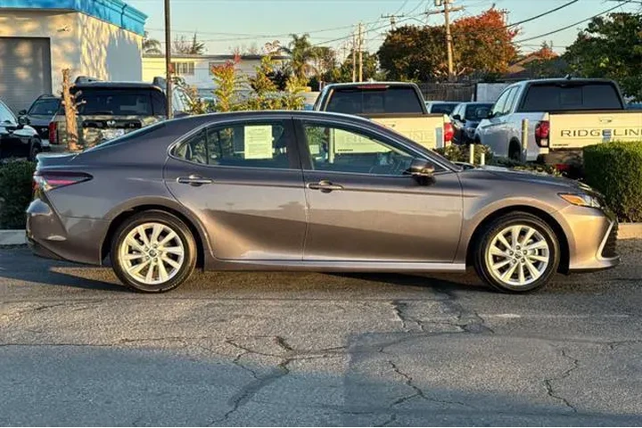 $24498 : Toyota Camry 2024 LE 4dr Sed image 2