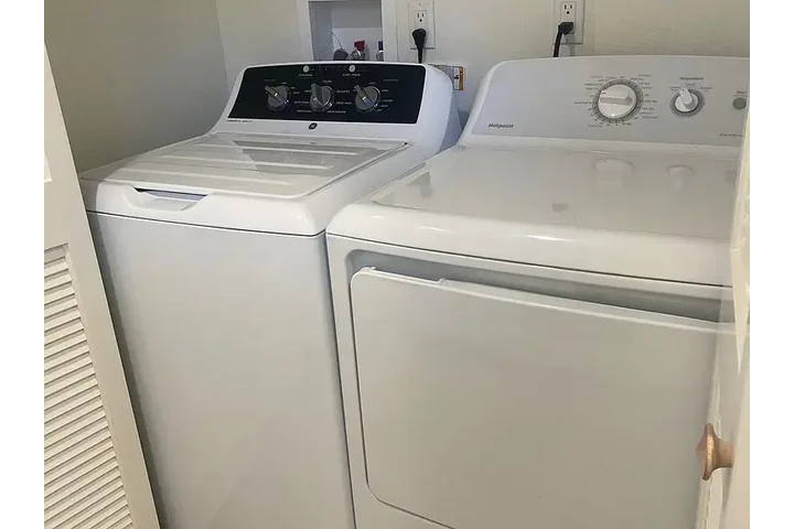 $1000 : Hot 1bd 1bt at Riverside image 5