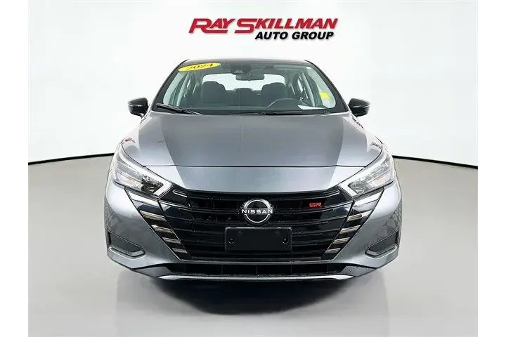 $18975 : Nissan Versa 2024 SR 4dr Sed image 2