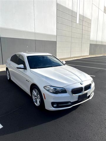$10950 : 2015 BMW 5-Series 528i xDrive image 2